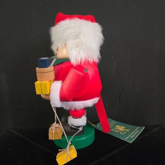 Richard Glasser Nutcracker Santa with Tree & Presents Handmade Germany Wooden - Picture 7 of 8